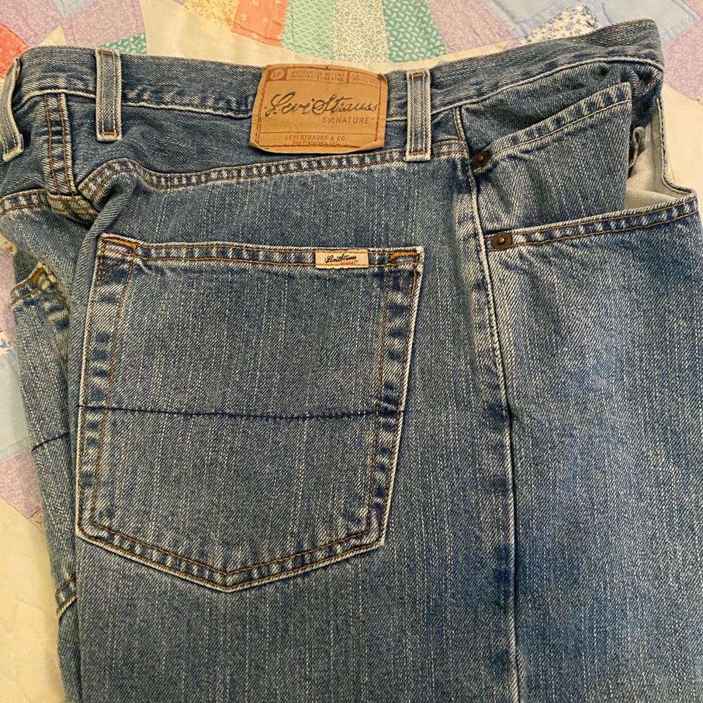 Levi Strauss Mens Jeans Loose Straight 34x30 like new washed look denim Sig…